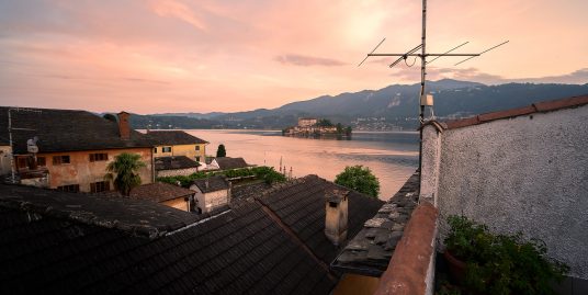 ORTA Casa da ristrutturare nel centro storico