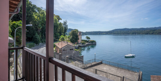 ORTA Bilocale vista lago con balcone località Imolo