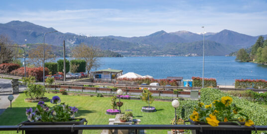 ORTA Appartamento con terrazza vista isola