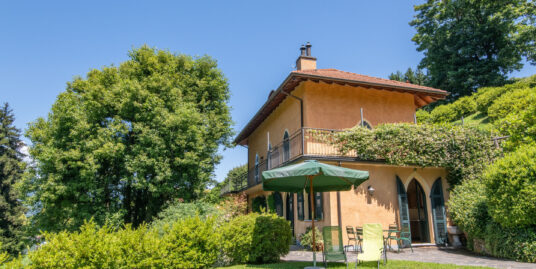 ORTA Appartamento al piano terra con giardino vista lago