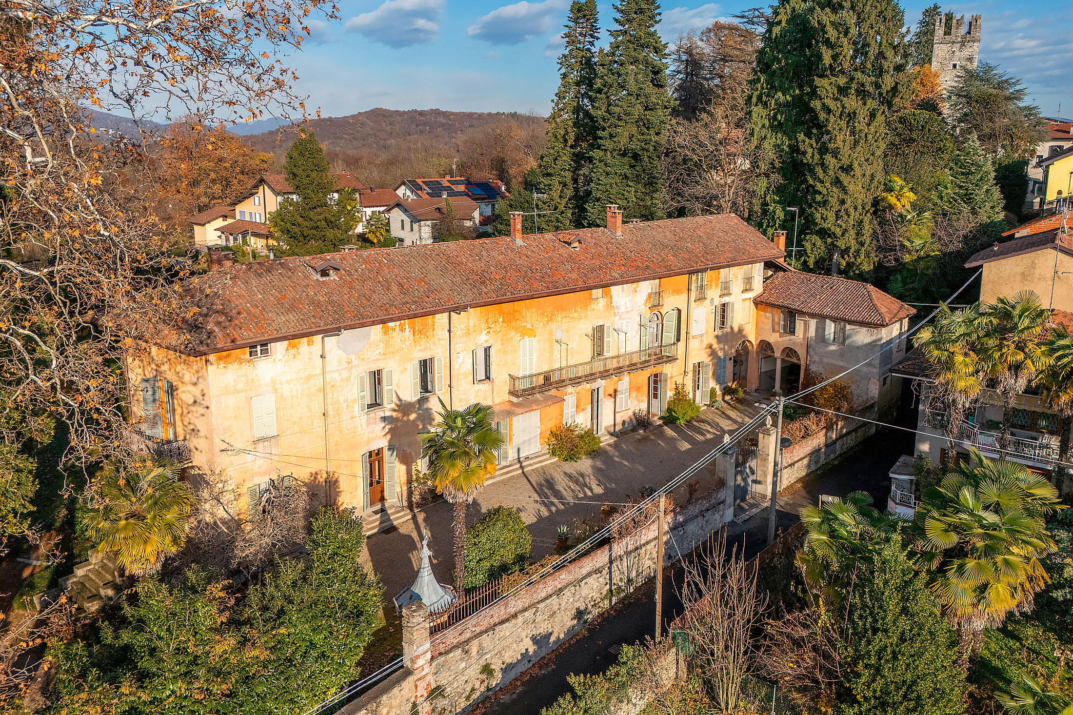 INVORIO – Historic villa with park