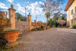 ortalloggi_casa_villa_invorio15 cortile 4