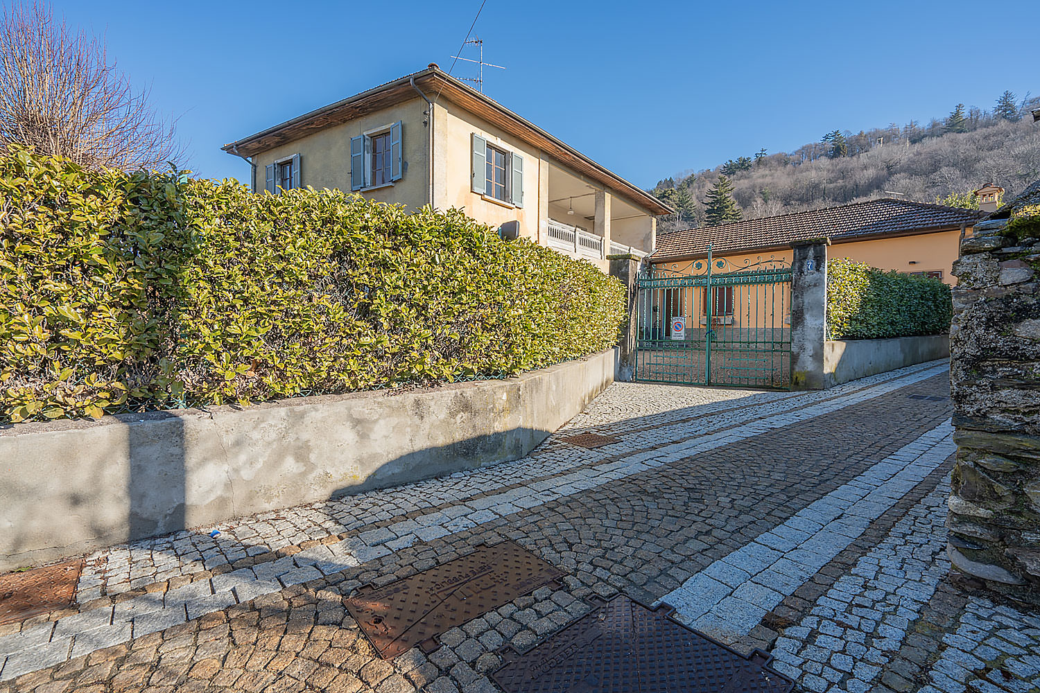 Protetto: ORTA casa da ristrutturare con giardino